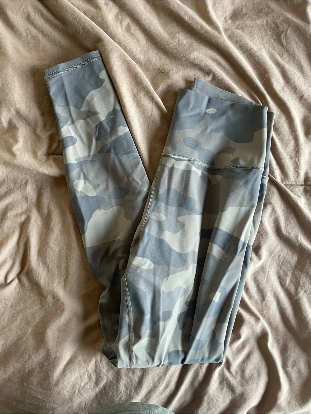 ALO Yoga Tan-Grey Camo Leggings